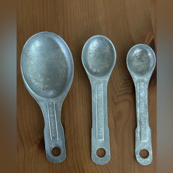 Authentic Original Vintage Style Other - Aluminum Measuring Spoons